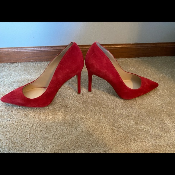Red Vince Camuto Heels - Picture 4 of 5